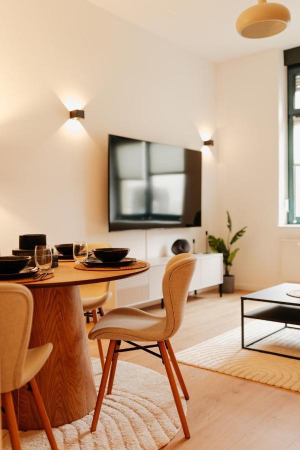 Design Apartment Stadtfeld-Ost Mit Netflix & 2 Schlafzimmern มัคเดอบวร์ก ภายนอก รูปภาพ